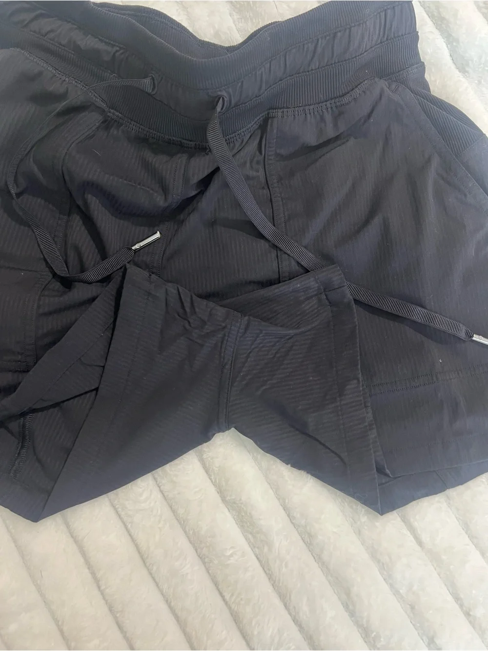 🖤Lululemon Dance Studio Mid-Rise Shorts – Black – Size 4 🖤 - Picture 6 of 8